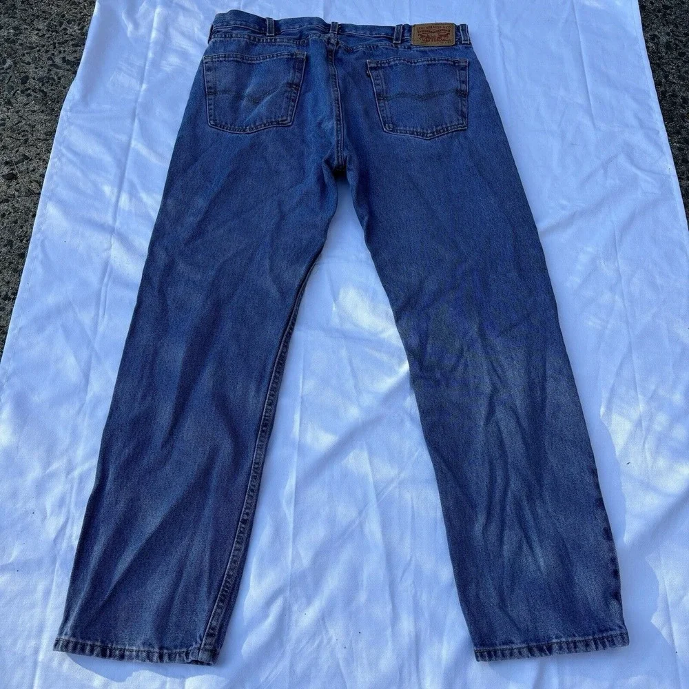 Levi's Men's 38/32 505 Classic Medium Blue Jean Straight‎ Leg